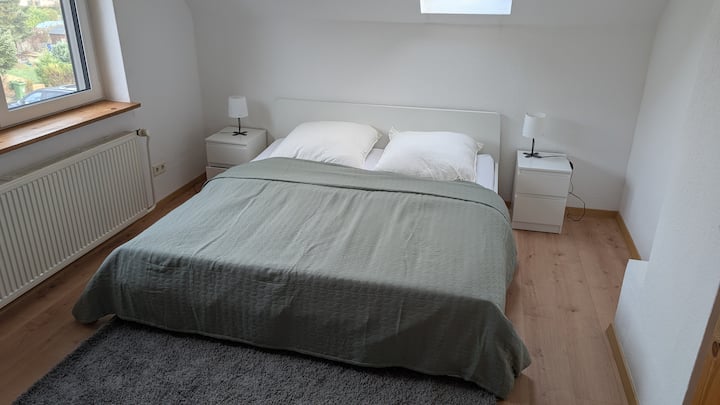 Bett 1,80 m x 2,00 m