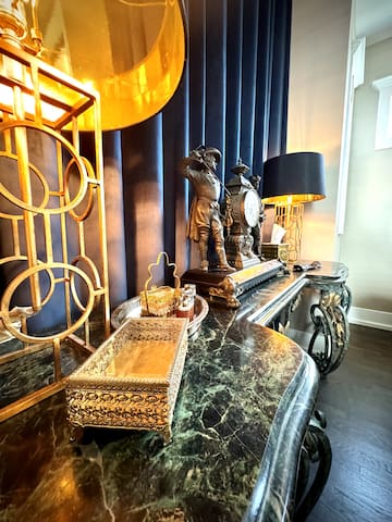 Luxury Pad – 5 Star R&R gallery image 2