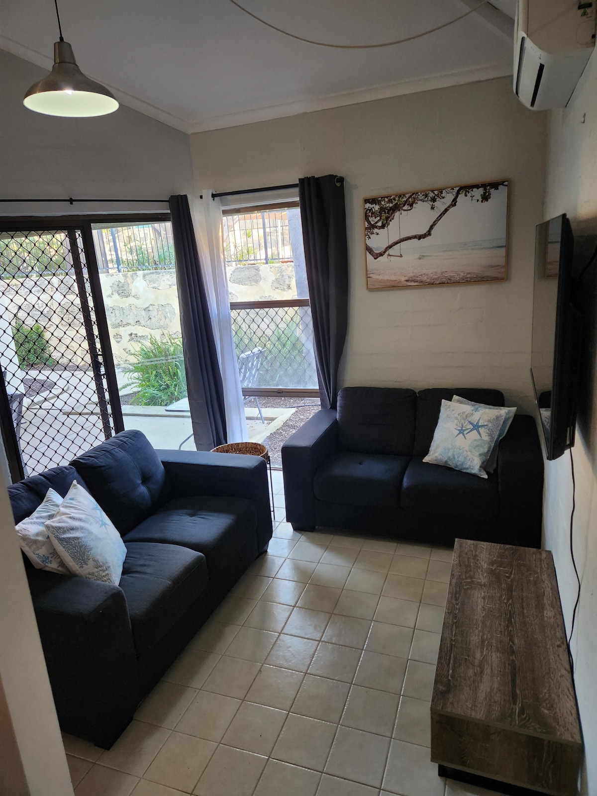 Popular Airbnb listing: Sun, Sea & Surf Studio Villa with loft - sleeps 6 in Mandurah