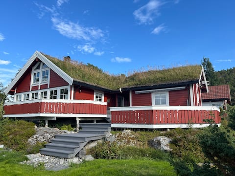 Large cabin with magnificent sea views