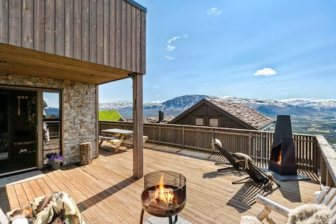 Dream cabin in Vangslia with 10m to ski/in ski/out!