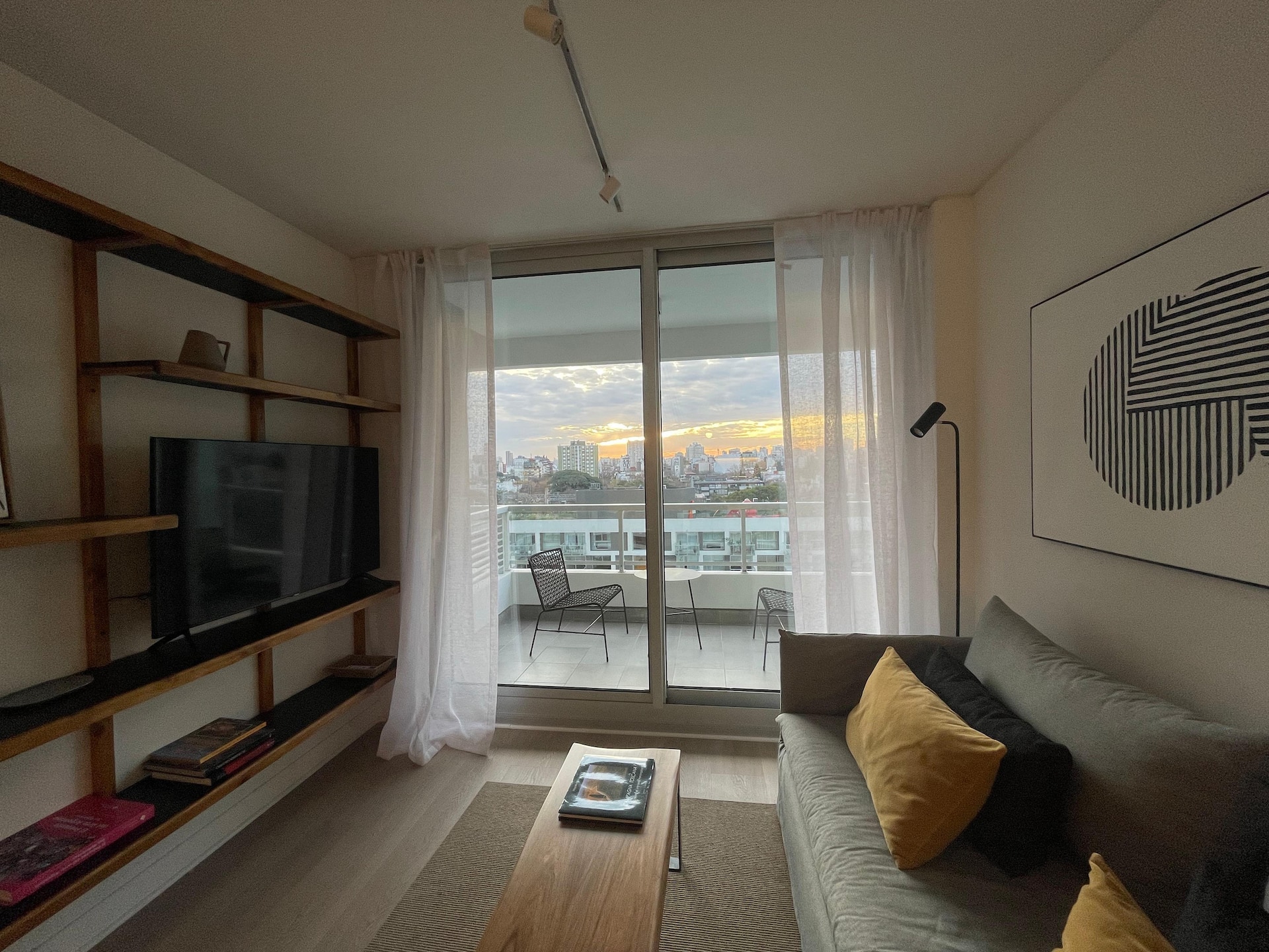 Apartamento de dois ambientes com varanda em Colegiales
