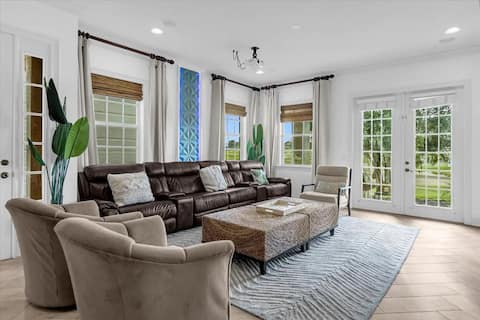 Top performing Airbnb: 6 miles to Disney: Luxury & Themed, Panoramic VIEW in Four Corners