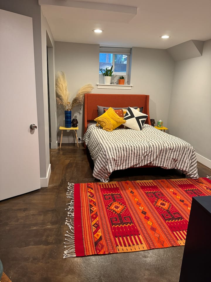 Private Lower Level Escape - Denver, CO