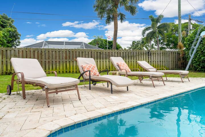 Ventur Serenity | Heated Pool, Slide & Fireplace! gallery image 4