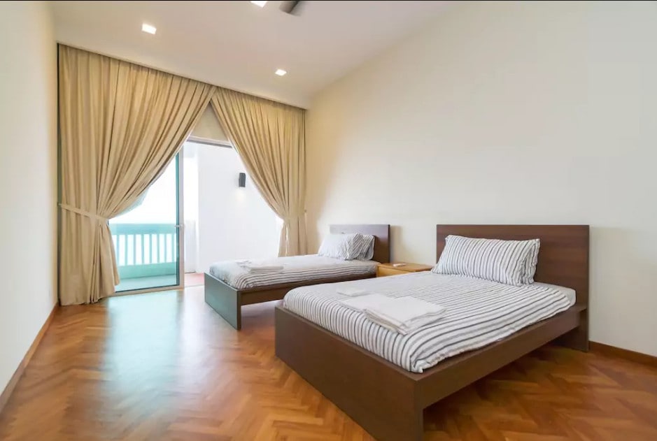 Impresionante vista al mar desde el balcón y las habitaciones.