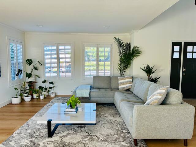 Poolside Bliss w/ Stunning Views gallery image 2