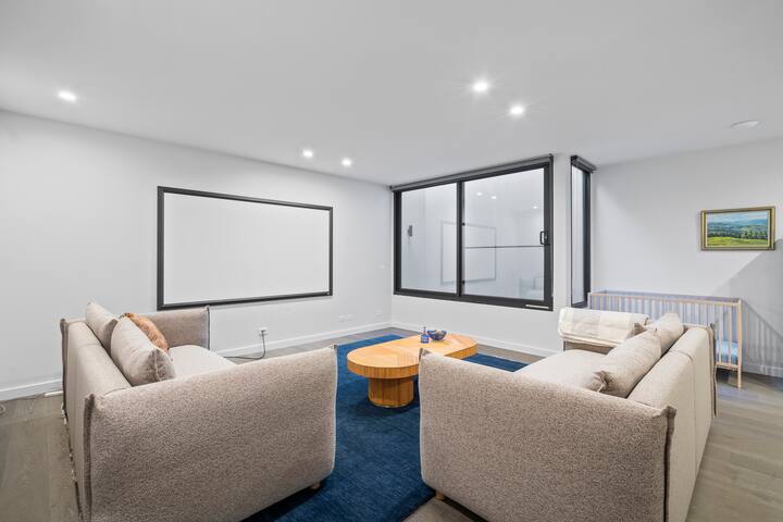 Luxury boutique residence with personal lift gallery image 5