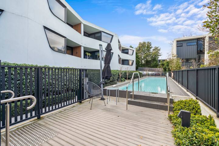 Luxury boutique residence with personal lift gallery image 2