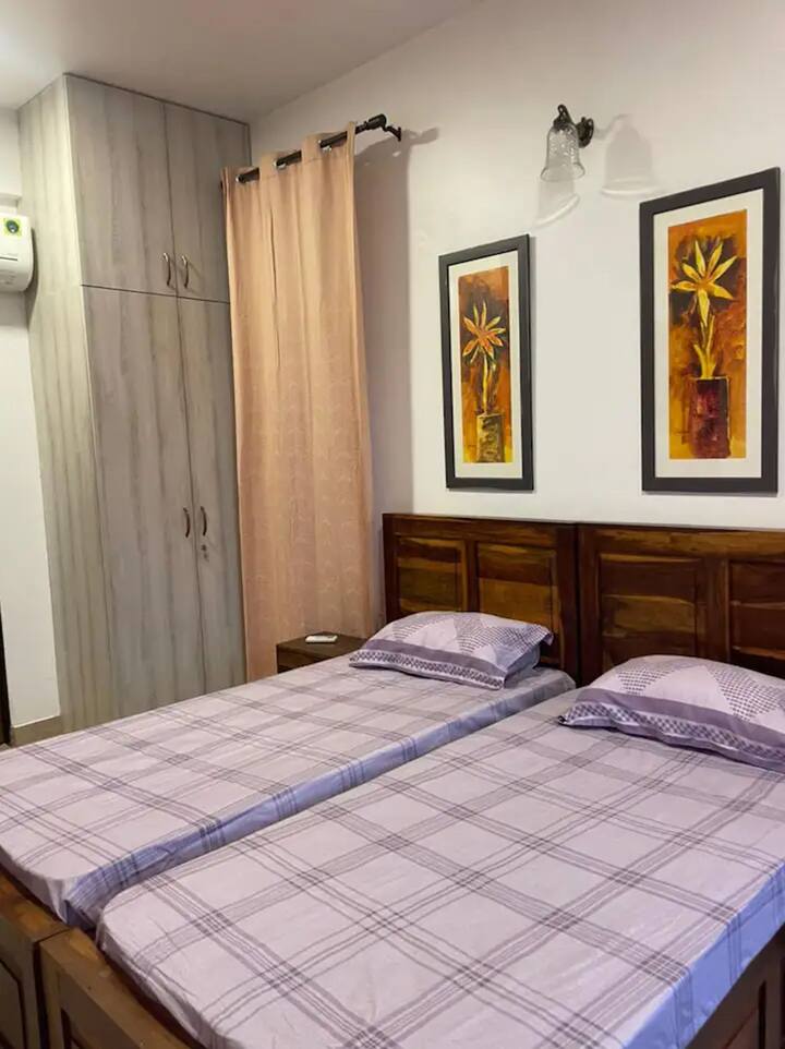 Bedroom 2 image 1