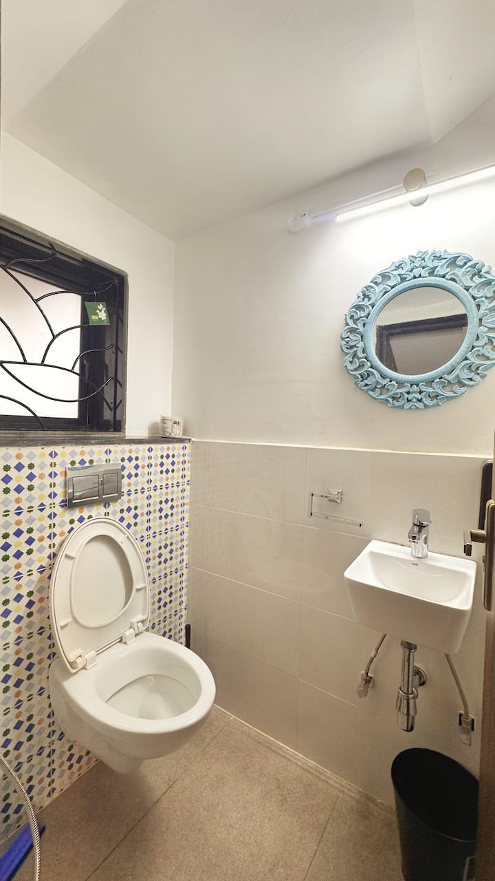 Full bathroom 2 image 1