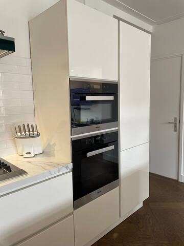 Spacious apartment opposite Vondelpark gallery image 4