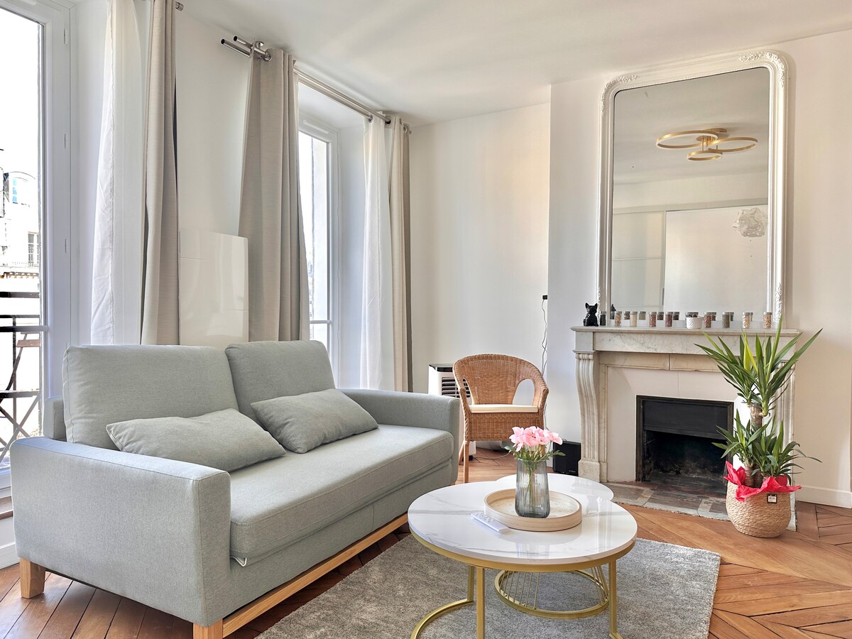 Top performing Airbnb: Luxury Apartment in Sébastopol Near Louvre in Paris 1er Arrondissement