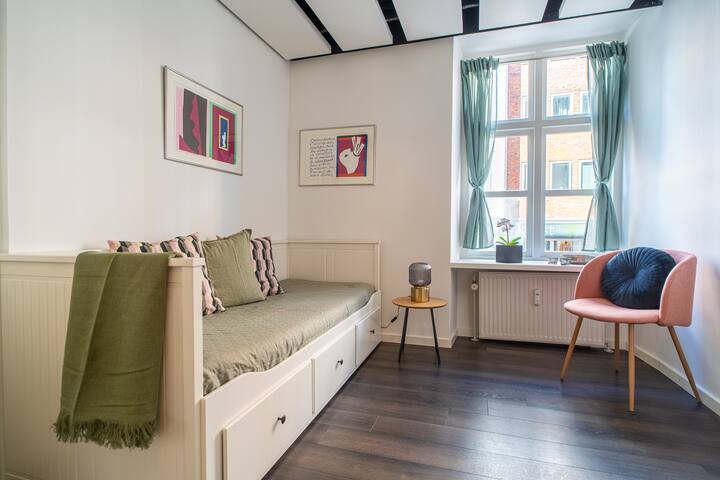 120m2 near Culture Icons – Historic Fredericiagade gallery image 3