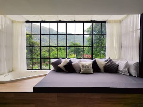 Apartment #4 Greenscape Suite