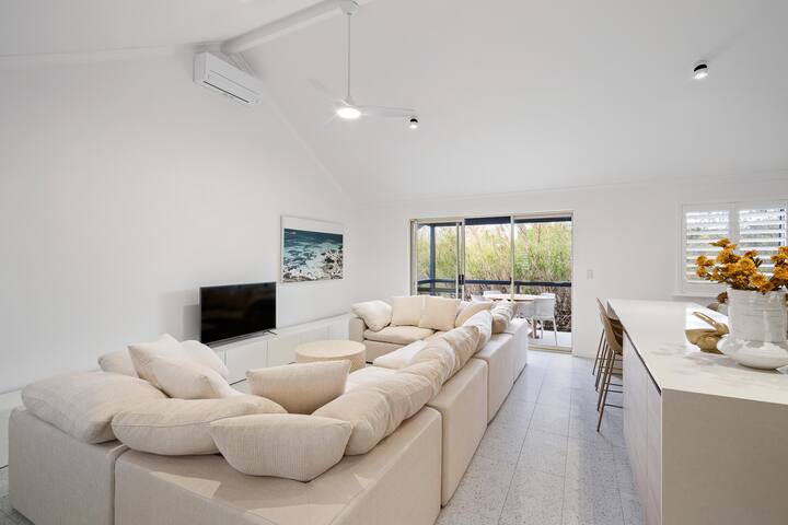 Bay Village Park View Villa 25 gallery image 2