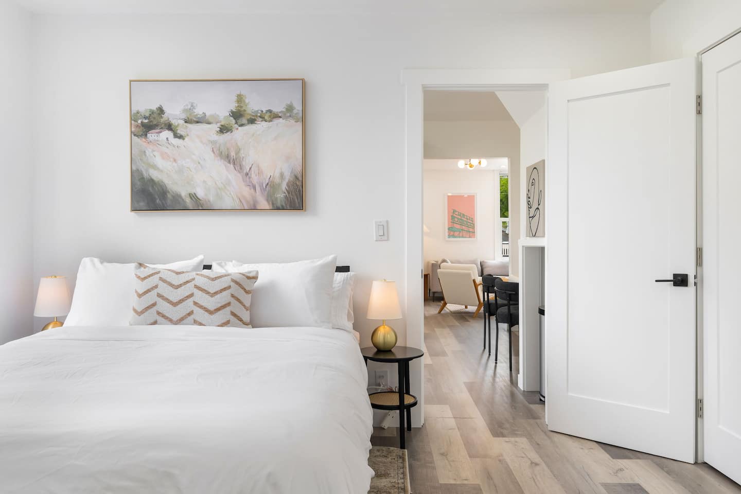 Bright Queen Anne Apt