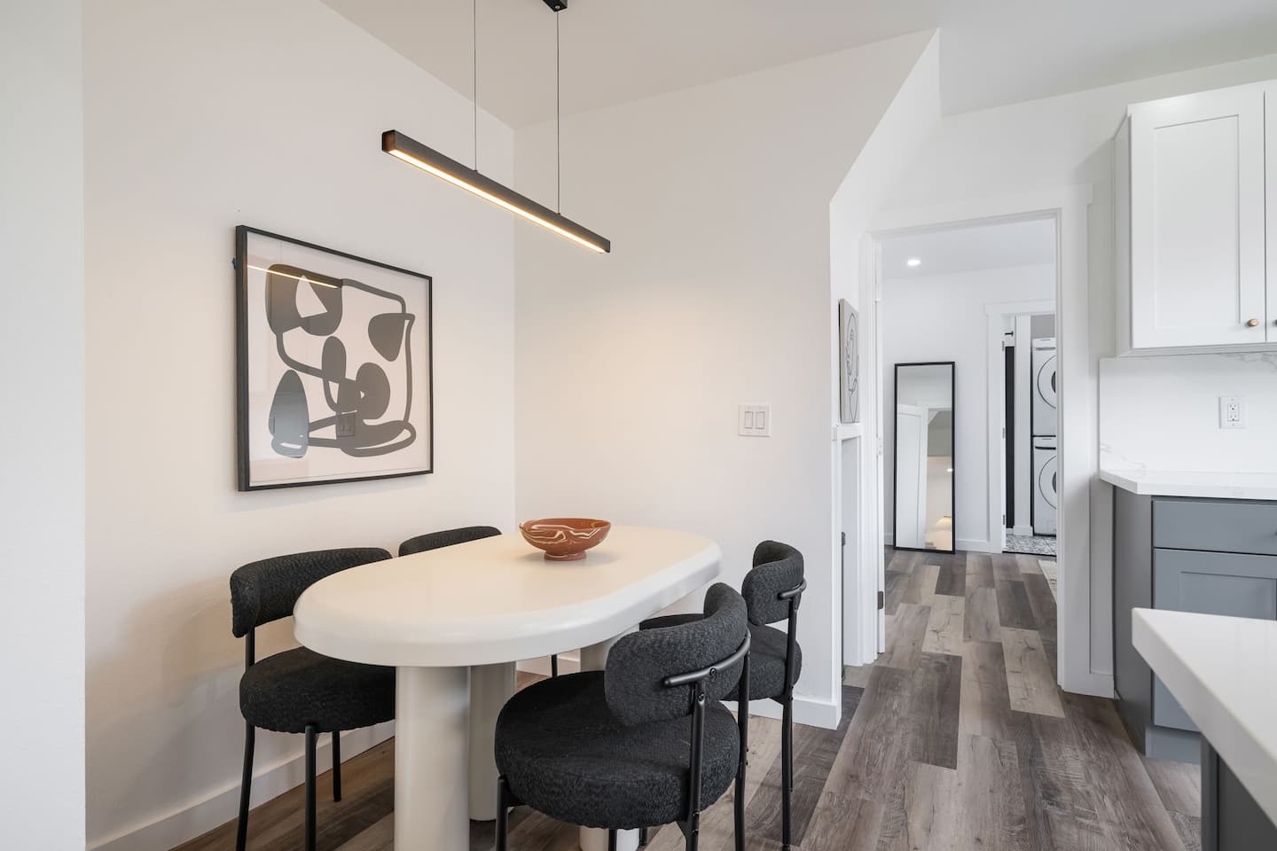 Bright Queen Anne Apt