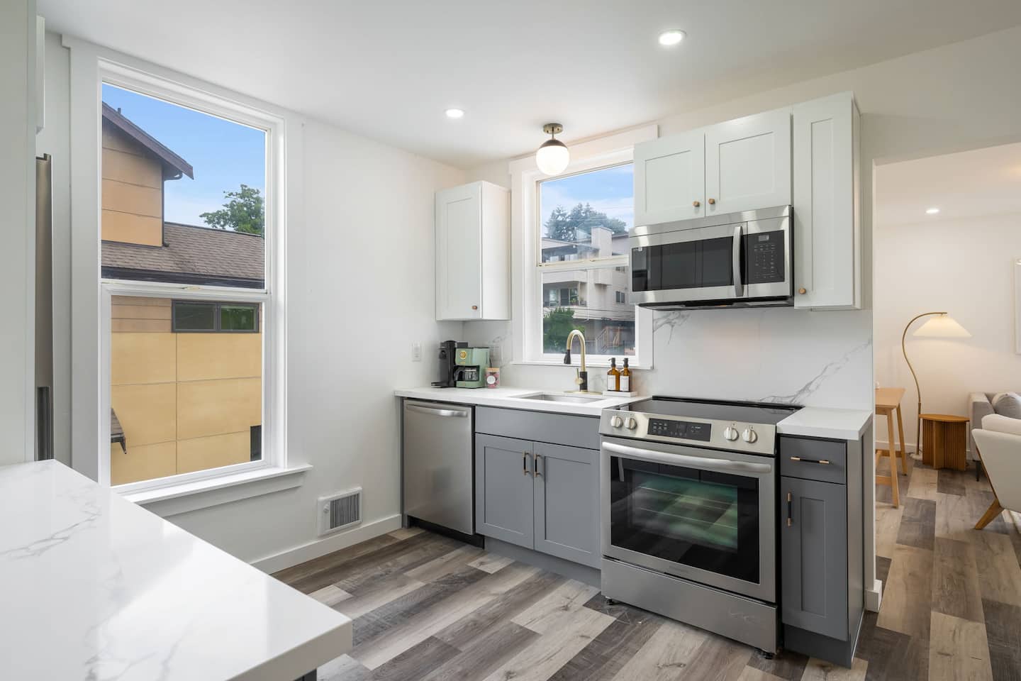 Bright Queen Anne Apt