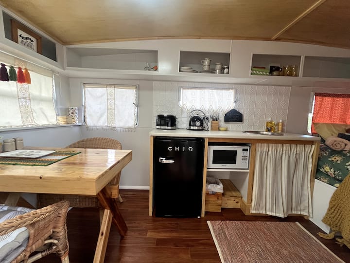 Edenvale Vintage Van - Kingaroy