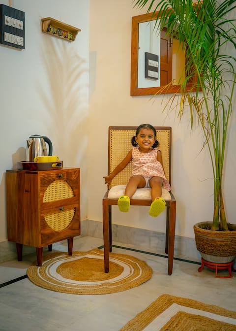 Family Stay on Fort -Two Rooms in a Home