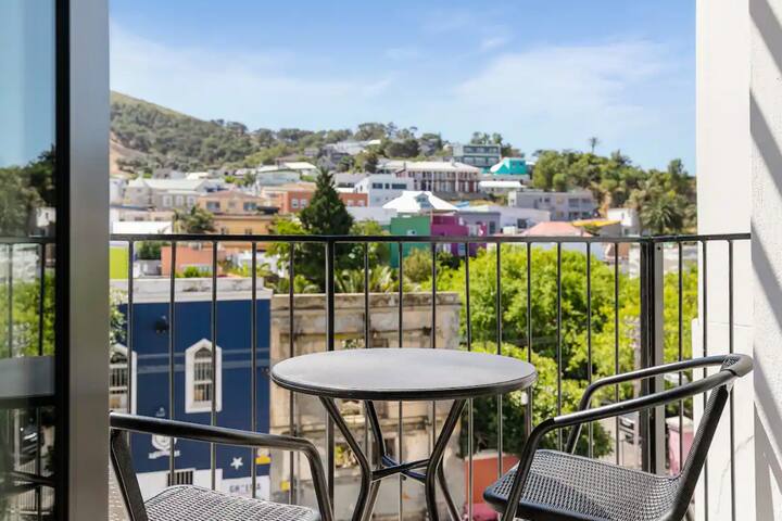 Stylish Bo-Kaap Apartment gallery image 3