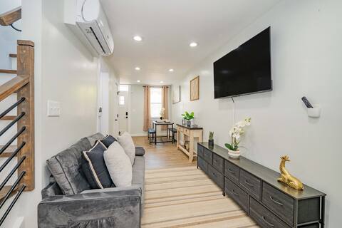 Top performing Airbnb: Cozy Central 5Bed 2Ba Near Baltimore's Sports Hubs in Washington Village/Pigtown