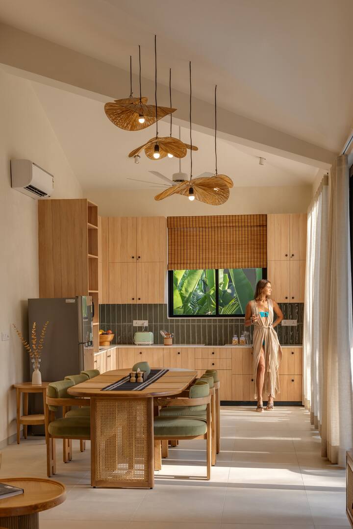 Dining area image 3