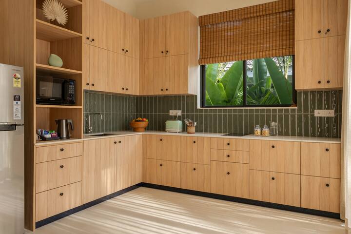 Full kitchen image 1