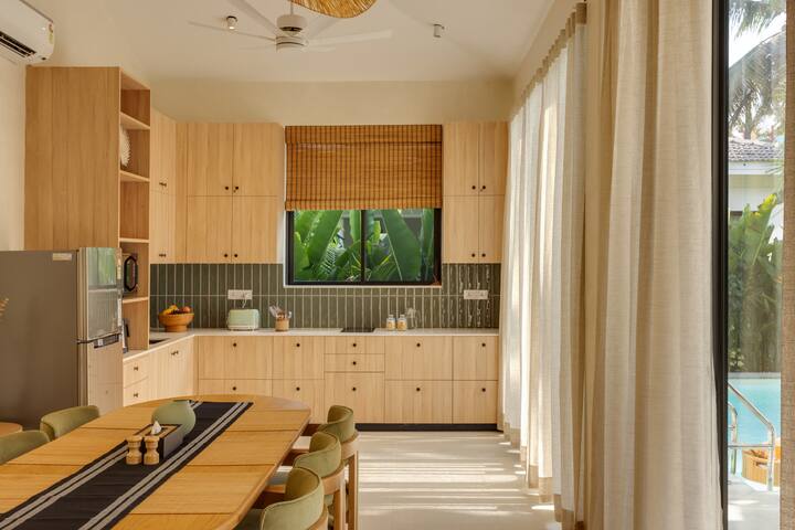 Dining area image 1