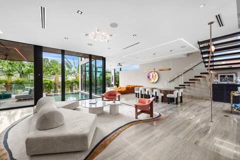 Exclusive & Luxury  4BR Villa Modern Pool Jacuzzi