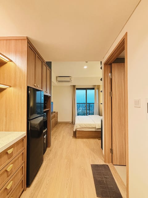 Cozy Studio 1BR Apartment at Embarcadero Bintaro