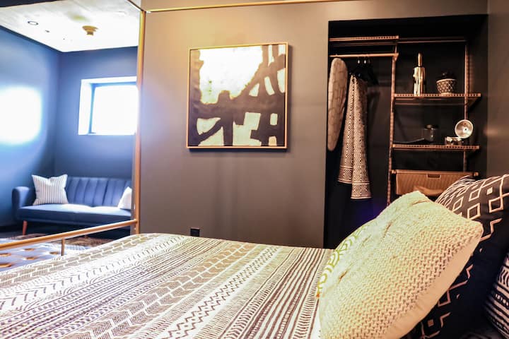 Room 305 - Fountain View - Middletown, OH