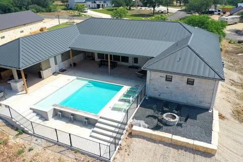Golf Course Home in Frio River Valley, Sleeps 24!