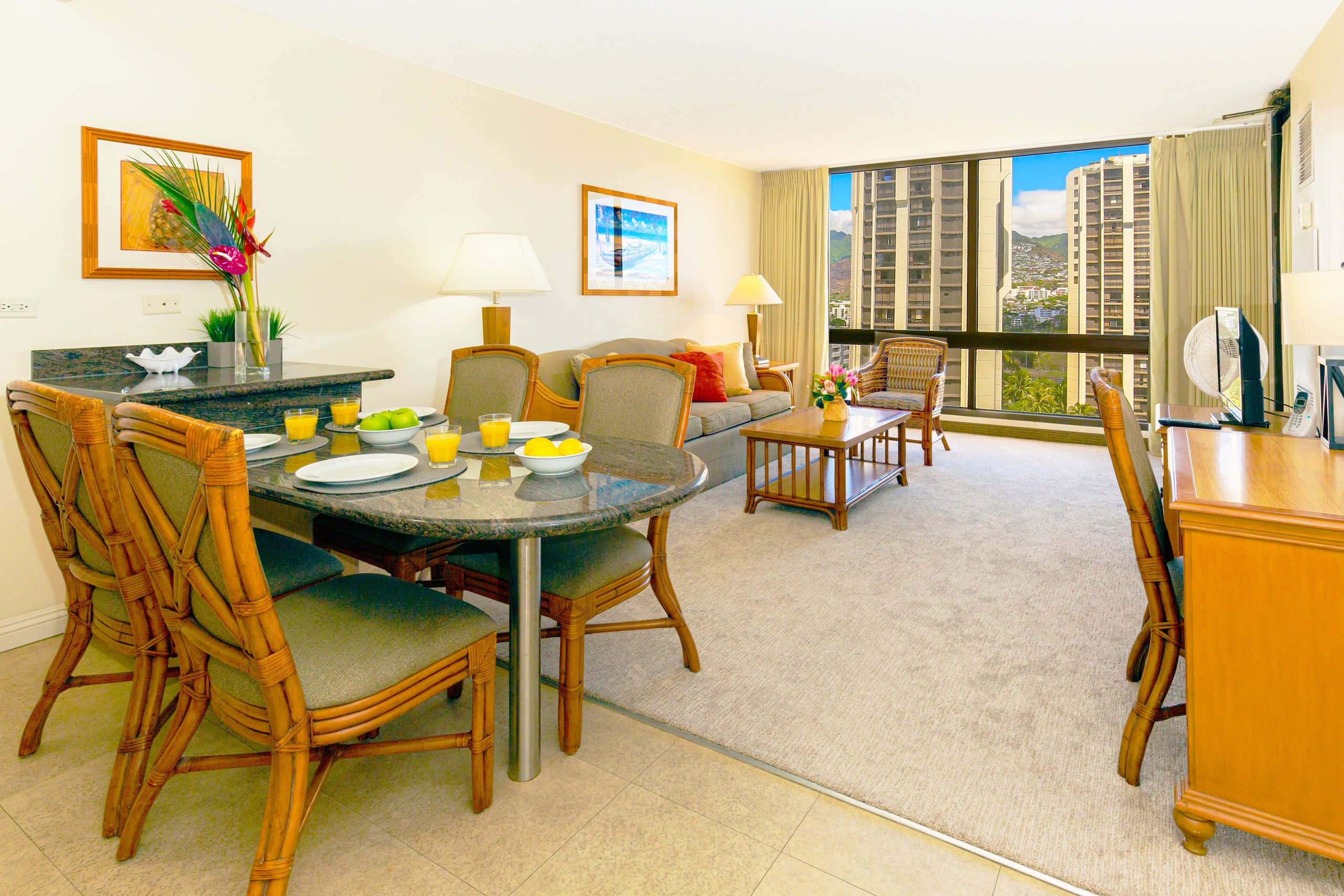 Condo in Honolulu · ★4.29 · 1 bedroom · 2 beds · 1 private bath - Image 6