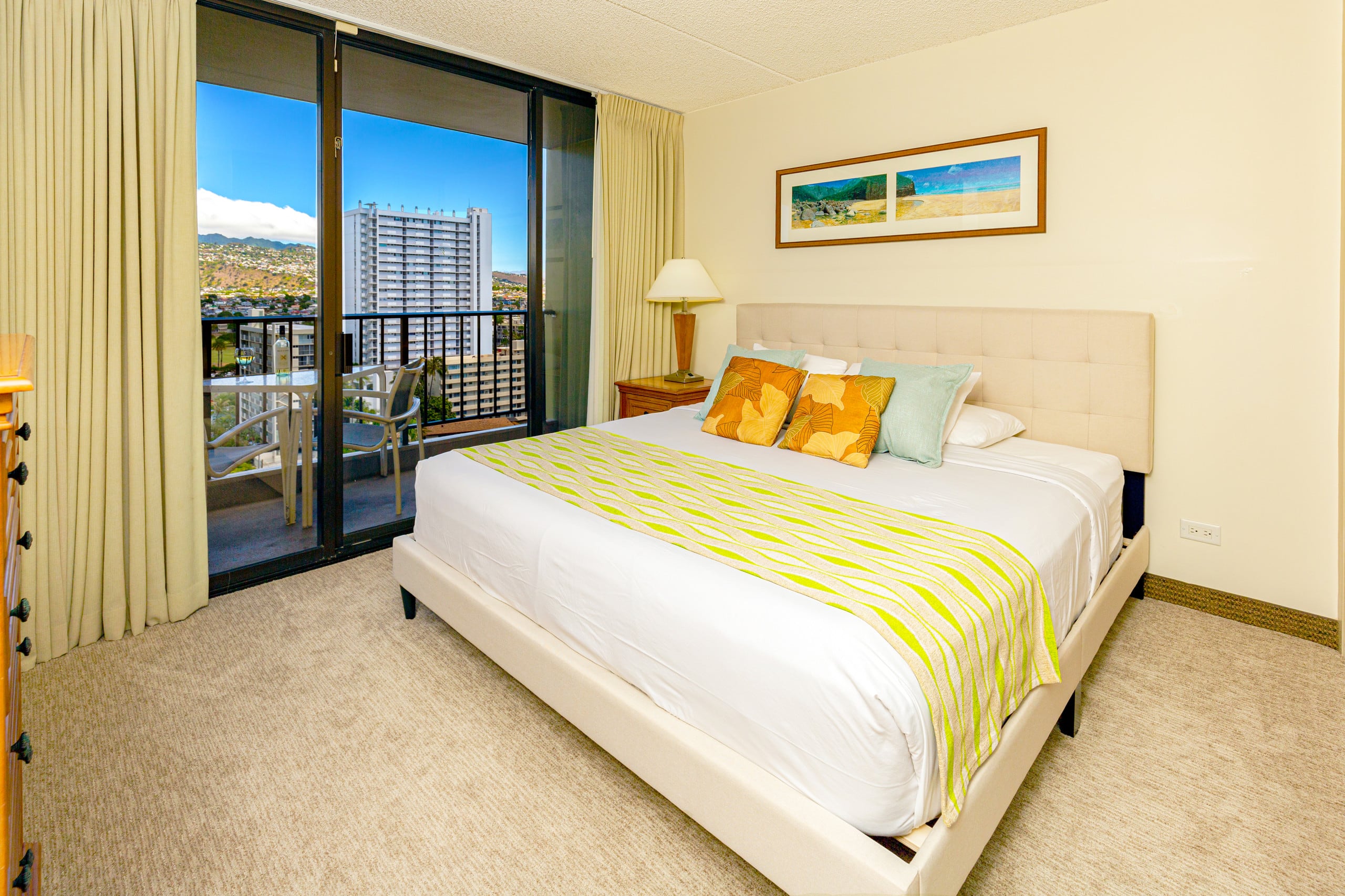 Condo in Honolulu · ★4.29 · 1 bedroom · 2 beds · 1 private bath - Image 8
