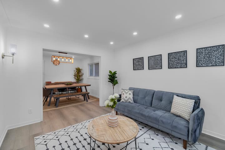 Quaint 3br - 5 Min To Utm/erindale Park + Parking - ミシサガ