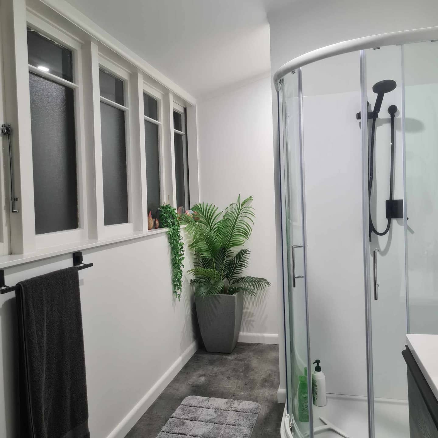Coastal Bliss Retreat: Newly Renovated Home 5