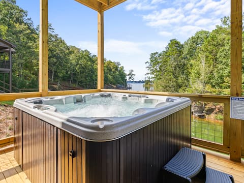 Winter Specials! Newly Built w/ HotTub & FirePit