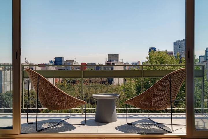 Penthouse A/C & Balcony in heart of Roma Norte gallery image 2