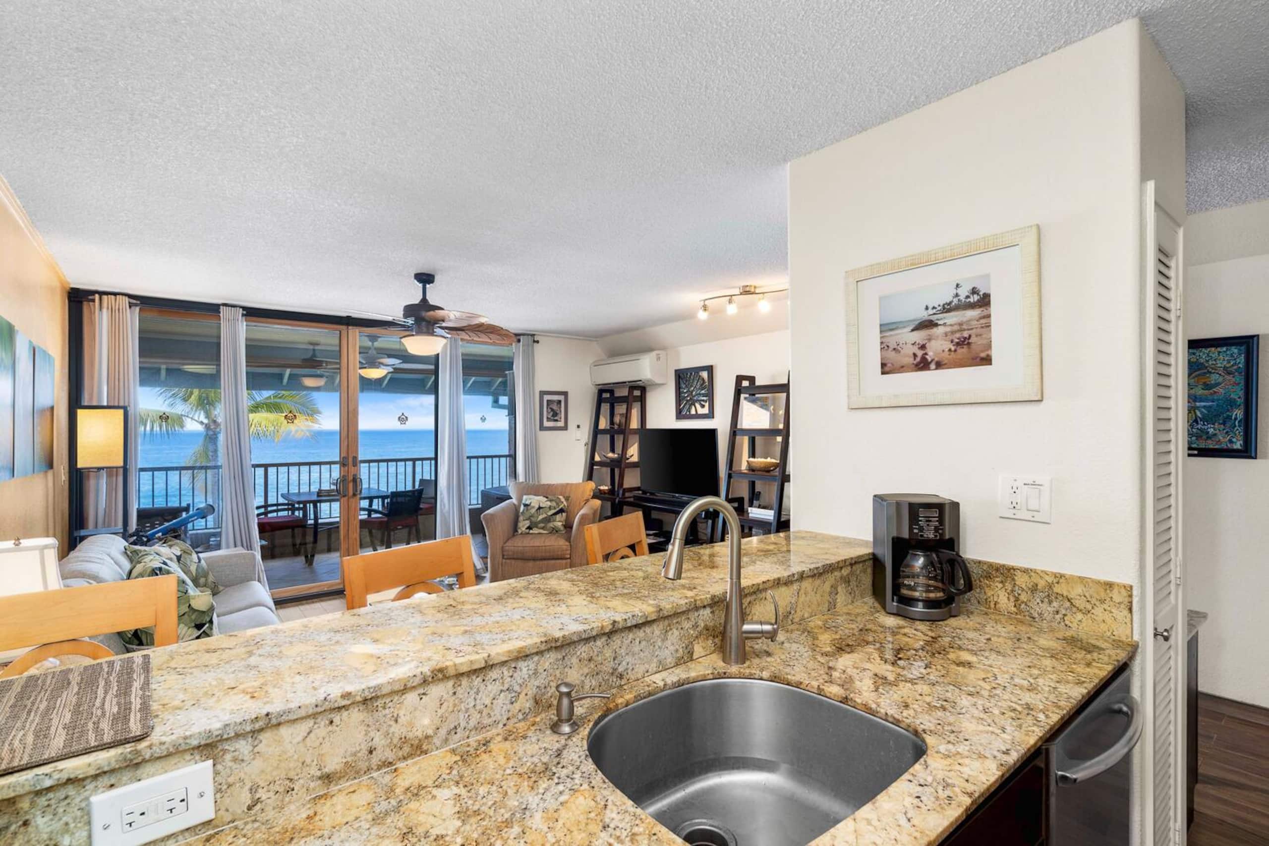 WOW! Kona Reef D36-Direct Oceanfront-Top Floor:A/C - Image 15
