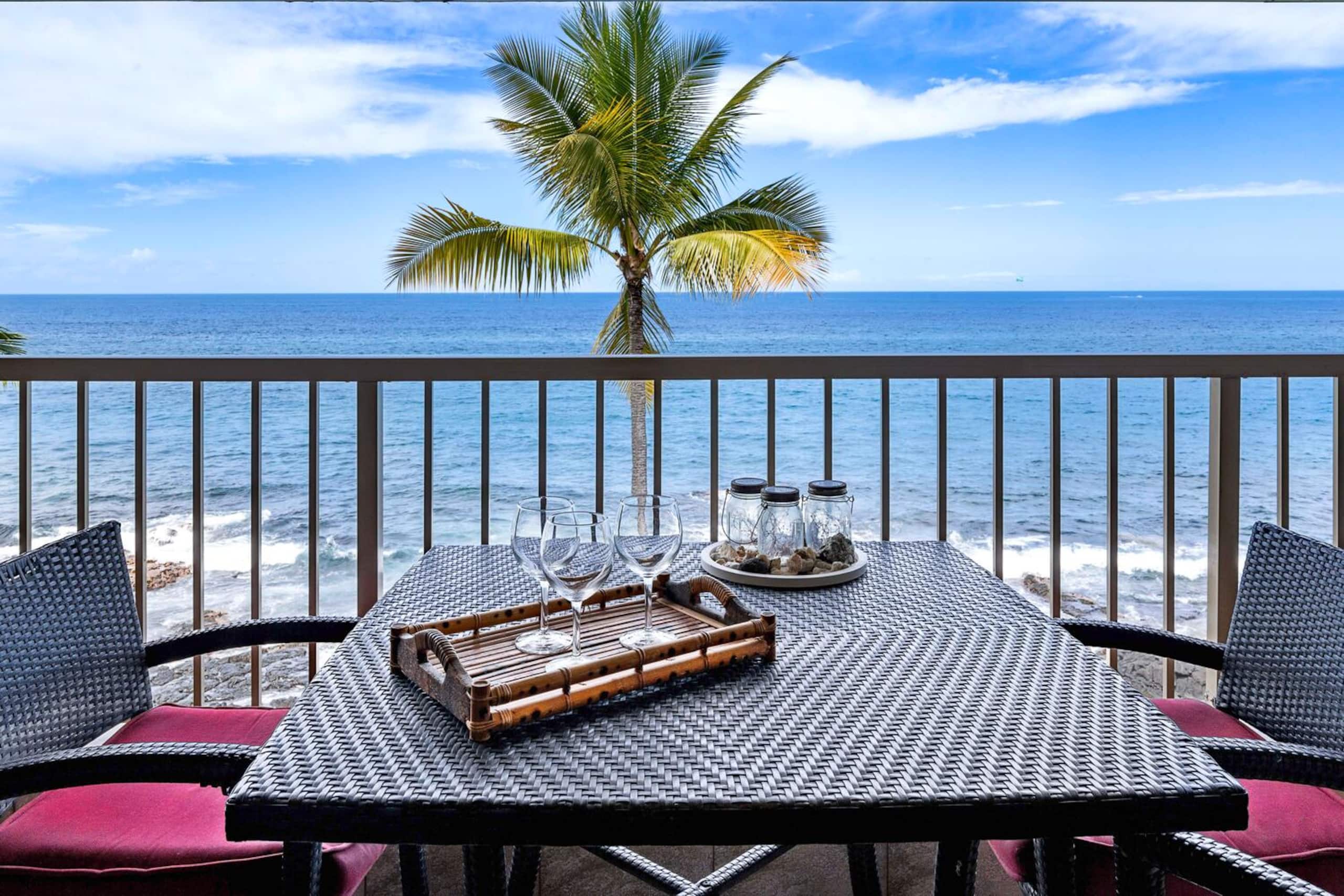 WOW! Kona Reef D36-Direct Oceanfront-Top Floor:A/C - Image 1