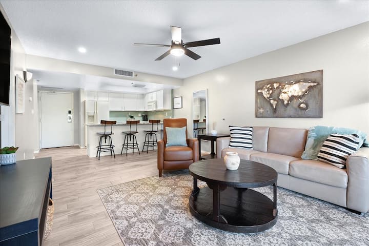 Sage Condo W/resort Pool Pass & Huge Balcony! - Paradise Valley, AZ