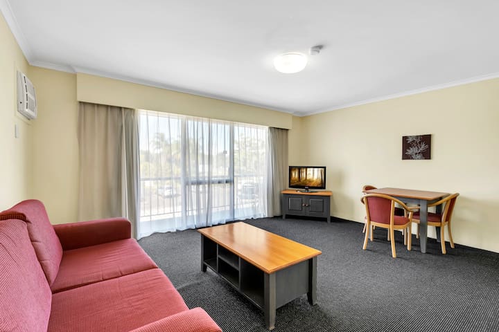 Convenient self-catering unit gallery image 3