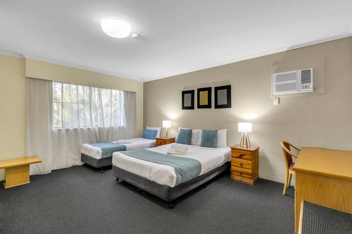 Convenient self-catering unit gallery image 4