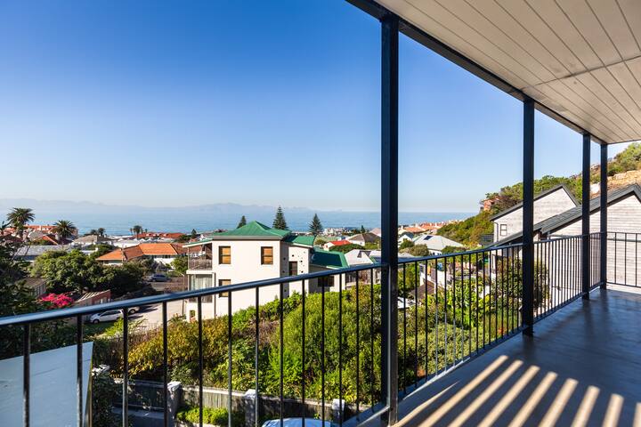 Kalk Bay I Villa I Ocean Views I I Pool | Parking gallery image 3