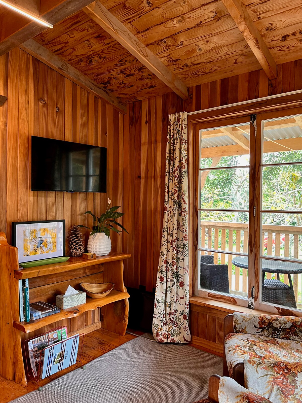 Top Airbnb: Your Adventure Starts Here - The Cedar Treehouse in Rotorua District North
