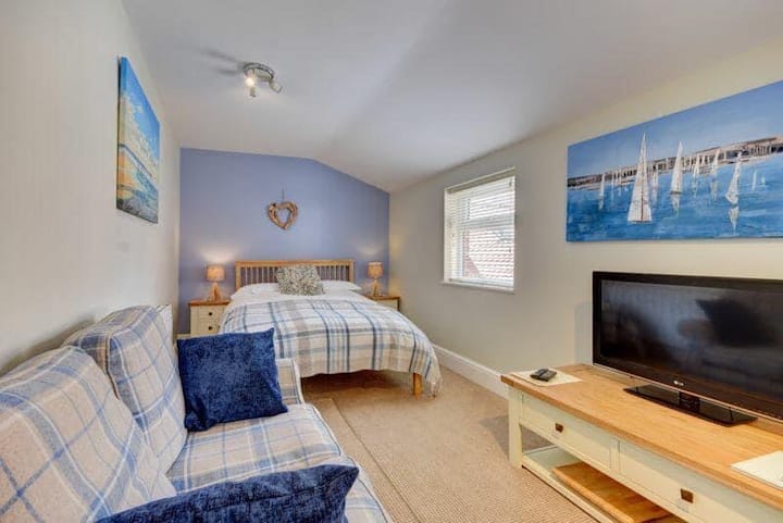 Elizabeth House Apartment 4 - Whitby