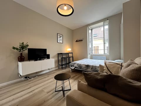 Monterelaise Escape - Centre