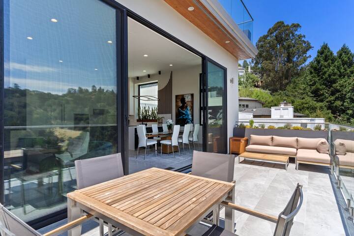 Modern Hilltop Luxury – Designer Retreat w/ Views gallery image 4